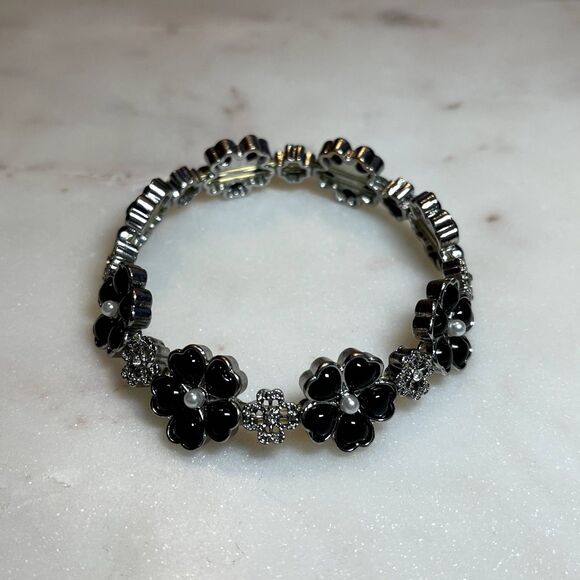 Charming Charlie Black And Silver Flower Stretch Bracelet - Picture 1 of 5